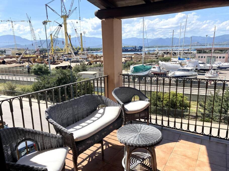 Appartamento Con Terrazza Vista Mare. Àrbatax Esterno foto